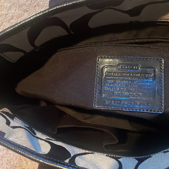 Coach Tote Bag - Picture 3 of 3